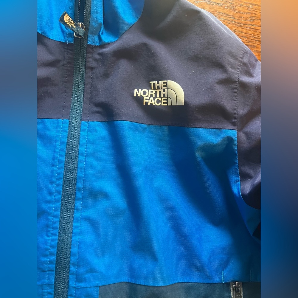 The North Face Kids Blue and Dark Jacket - Picture 12 of 15
